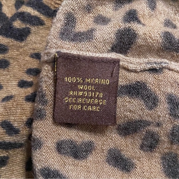 Vittadini Tab Brown Cheetah Print V Neck Merino Wool 3/4 Sleeve Sweater - Picture 5 of 5